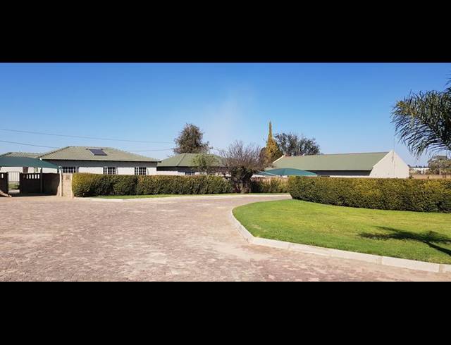 BUSINESS FOR SALE IN CLOVERDENE